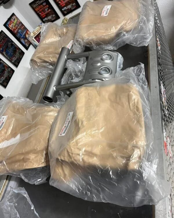 OEM Front Bumpers whit new rubber Dampers - Image 4